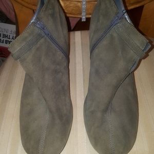 Cute Ankle Boots Size 8 Aerosoles